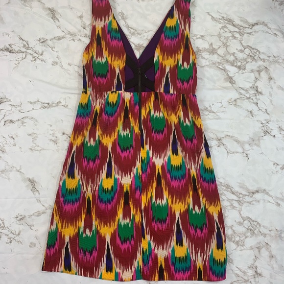 Alice + Olivia Ikat Print Alameda Dress - Picture 7 of 8